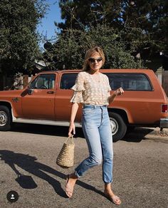 Lucy Williams, Outfit Primavera, Street Style Chic, Look Vintage, Fashion 2018, Mom Outfits, Fashion 2017, 70s Fashion, Fashion Classy