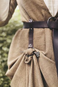 Viking dress | Belted | Pinned Detail Couture, Fair Outfits, Medieval Clothing, Medieval Dress, 자수 디자인