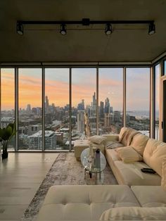 #new #newyorklife #apartment #apartmentdecor #decor #penthouse #sunset #view #interior #pictures #skyline #city Penthouse Apartment Aesthetic, New York Penthouse, Aesthetic Apartment