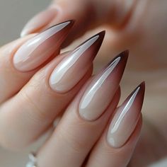 Simple Pointed Nails, Sharp Oval Nails, Nail Inspo Short Stilleto, Short Stilleto Nails Acrylics, Classy Fall Nail Ideas, Pointy Christmas Nails, Short Almond Nails Designs Winter, January Acrylic Nail Ideas, Halloween Nails Ombre