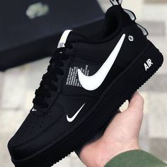 Tenis Air Force, Nike Shoes Air Force, Nike Fashion Shoes, Black Nike Shoes, Jordan Shoes Girls, Custom Nike Shoes, All Nike Shoes, Nike Air Shoes, Cute Nike Shoes