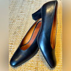 Collector’s Rare Find! Vntg Coach S9.5 Italian Leather Inside And Out Never Worn! Vintage Black High Heel Court Shoes, Black Pointed Toe Vintage Court Shoes, Vintage Black Fall Heels, Vintage Black Heels For Fall, Vintage Heels For Formal Fall Occasions, Vintage Formal Heels For Fall, Vintage Black Leather Court Shoes, Classic Black Court Shoes With Leather Lining, Vintage Black Almond Toe Court Shoes