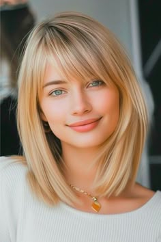 Haircuts With Bangs For Straight Hair, Shoulder Length Hair With A Fringe, Side Fringe Medium Hair, Past Collar Bone Length Hair, Hairstyle With Fringe Medium, Medium Length Hairstyles With Fringe, Medium Length Haircut Bangs Round Faces, Heart Shape Face Short Hair, Crescent Bangs Heart Shaped Face