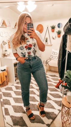 Outfit Inspo Size 12-14, Mid Size Body Goals, Funny Flowers, Midsize Outfits, Midsize Fashion, Dress Sweater, Mid Size, Curvy Girl Outfits, Curvy Outfits