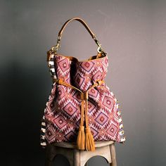 Handbag Boho Chic, Bohemian Bags Handmade, Patchwork Bags Patterns, 2024 Handbags, Boho 2024, Purses 2024, Boho Fashion Style, Beautiful Purses, Bohemian Handbags