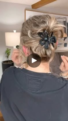 289K views · 3.5K reactions | Prepped hair  1 elastic  Your fav claw clip     uou can also use a regilar hair ties fir this one instead of an elastic. #head over to the link in my bio to SHOP my styles   all products used and outf | Willow Stardust Bun Tricks, Long Hair Updos, Cut Nails, How To Cut Nails, Hair Cuts Styles, Ponytail Bun, Hairstyles Color, Easy Hair Updos, Long Hair Updo