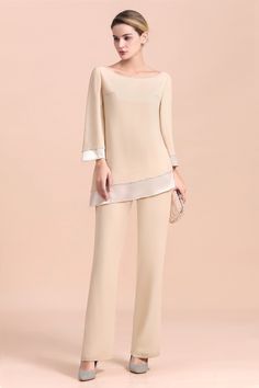 Looking for Mother dress in 100D Chiffon, Two Pieces style, and Gorgeous Beading work? Newarrivaldress.com has all covered on this elegant Chic Round-Neck Champagne Chiffon Mother of Bride Jumpsuit.