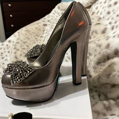 Size 5 For Tiny Feet. Pewter Color, Jeweled, Sparkly Bows. Platform Heels. Call It Spring Shoes, Pewter Color, Spring Shoes, Platform Heels, Shoes Women Heels, Shoes Heels, Women Shoes, Heels, Silver