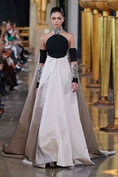 Stephanie Rolland, Sophisticated Fashion, Stephane Rolland, Rose Fashion, Spring Couture, Beautiful Prom Dresses, Top Design Fashion, Couture Designers, Fashionista Clothes