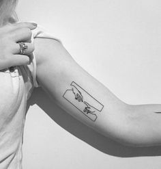 Two Hands Tattoo, Minimalist Tattoo Meaning, Tatuagem Masculina Pequena, Disney Tattoo, Delicate Tattoo, Hand Tattoos For Women, Simplistic Tattoos, S Tattoo, Line Tattoos