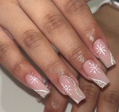 𝘯𝘰𝘵 𝘮𝘪𝘯𝘦 <3 #winte #christmas #nail #nails #egirl #y2k #medium #glitter #snowflake #december White Silver Winter Nails, Snow Flake On Nail, Coffin Nails Designs Christmas, Christmas Nails Snowflake Glitter, Snow Flake Nails Christmas, Christmas/new Years Nail Designs, Snow Flakes Nails Art, Reflective Glitter Christmas Nails, Winter Party Nails