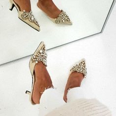 Oh Hello Clothing (@ohhelloclothing) • Instagram photos and videos Pearl Slippers, Pearl Shoes, Heel Mules, Blouse Jeans, Vintage Vibes, Low Heels, Sling Backs, Heeled Mules