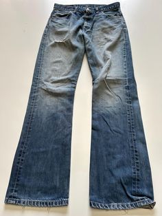 Mens Levi Levis Strauss 517 series Jean  1990s vintage  Bootcut Fit  Zip Fly  Mid Stonewash Blue Waist 31 inch Leg Length 32 inch 'Measurements are exact measurement of garmet' 'Due to the vintage nature of the jean slight marks/stains may be present. Please check photos for more details' Item in excellent condition Jean Levis Vintage, Vintage Jeans Men, Levi's Vintage Jeans For Streetwear, Vintage Levi's Straight Leg Bottoms, Vintage Levi's Jeans With Button Closure, Levi's Full-length Blue Jeans, Levi Strauss Jeans, Jeans Bootcut, Jean Vintage