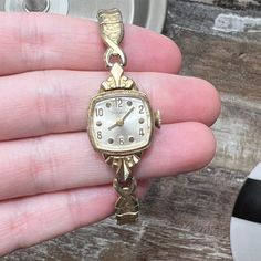 Needs New Battery Beautiful And Vintage Dainty And Elegant Stretch Band Comes In Cloth Bag Bulova Watches, Stretch Band, Stretch Bands, Cloth Bag, Cloth Bags, Vintage Gold, Accessories Watches, Vintage Ladies, Women Accessories