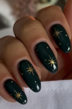 Dark Green Nails Acrylic, Green Nails Acrylic, Ye Dil Mera, Nail Nude, Emerald Green Nails, Hoco Nails, Emerald Nails, Green Acrylic Nails, Witchy Nails