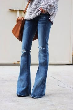 Flares Wardrobe Plan, Urban Hippie, Bell Jeans, Fashion Vest, Looks Jeans, Curated Closet, Womens Outfits, Denim Outfits, Olsen Twins