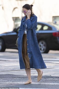 Long Denim Jacket Outfit, Denim Dress Outfit Winter, Outfit Winter Ideas, Long Denim Shirt, Long Denim Coat, Brown Midi Skirt