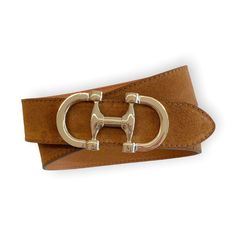 High-quality leather belt made from fine suede leather. Large gold buckle. The width of 4cm/1.57inches is ideal for jeans pants. A special quality feature of this belt is the soft and natural nubuck leather lining. It is purely vegetable-tanned and is very comfortable to wear in addition to being durable. Nubuck is a type of leather in which the surface is lightly sanded to create a velvety texture. DESIGN All Weinmann belts are customizable. You can customize the color or leather quality for each design. We specialize in suede and nappa leather and have many colors available. FITTING LENGTH To make your perfect belt, we only need your waist size. Please follow the description in the attached picture. WEINMANN ACCESSORIES, with us you get: - an individual custom-made product - made from hi Womens Leather Belt, Suede Belt, Women's Belt, Suspender Belt, Lifestyle Fashion, Nubuck Leather, Texture Design, Nappa Leather, Soft Suede