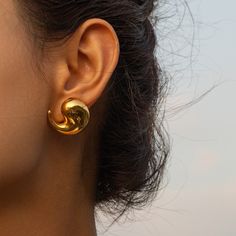 DETAILS • Metal: 18k Gold Plated • Gold Filled • Durable, Hypoallergenic, safe for sensitive skin • Sold in pairs Hollow Earrings, Wedding Types, Gold Collar, Girly Jewelry, Circle Design, Geometric Earrings, Metal Style, Ear Jewelry, Types Of Fashion Styles