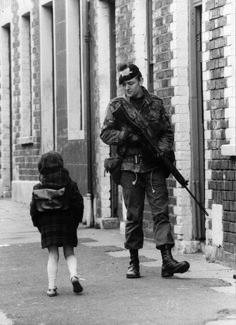 Troubles Northern Ireland, Northern Ireland Troubles, Ireland History, British Armed Forces, The Troubles, Belfast Northern Ireland, Northern Irish, British Soldier, Irish History