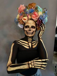 Catrin Costume, Catrin Aesthetic, Couple Skeleton Costume, Make Up Catrin, Butterfly Catrina Makeup, Glam Skull, Mexico Skull Makeup, Mexican Art Painting, Aladdin Costume