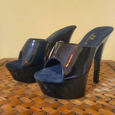 Brand New Ellie 6 Inch Platform Mules Sz9 Sleek Black Slip-on Heels, Black Slip-on Heels For Night Out, Casual Party Heels With Rubber Heel Cap, Extreme High Heels, Ellie Shoes, Cute Shoes Heels, Funky Shoes, Platform Mules, High Heel Mules