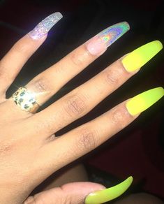 Follow: @Tropic_M for more ❄️ Classy Nail Art Ideas, Shiny Nails Designs, Nye Nails, Nail Goals, Gray Nails, Green Nail, Trendy Nail, Marble Nails, Beautiful Nail Designs