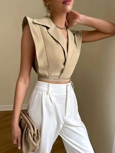 Short Blouse, Mode Kimono, Wardrobe Wishlist, Short Blouses, Shirts Women Fashion, Summer Blouses, Mode Inspo, Blouse Shirt, Crop Shirt