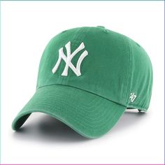 Matching family outfits for a vacation or holiday - Family outfit for the beach Hair Parfum, Ube Mochi, Ny Cap, Yankee Hat, Detroit Game, Green Baseball Cap, Yankees Cap, Cap Collection, Hats And Caps