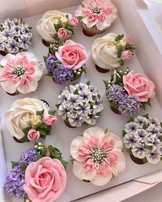 Hi im Nikki | Rose bouquet 💐… GG1062 for the rose 🌹 Happy hump Wednesday flower 🌷 cupcake 🧁 lovers . . #pinkcupcakes #leeds #cupcakeroses... | Instagram Cupcake Flower Pots, Piping Flowers, Buttercream Cake Decorating, Buttercream Cupcakes, Rose Cupcakes, Cupcake Art, Cupcake Bouquet, Flower Cup