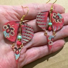 Calico Fabric, Fabric Earrings, Paper Beads, Etsy Earrings, Dangle Drop Earrings, Arts And Crafts, Ships, Drop Earrings, Beads