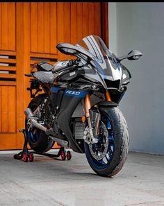 Yamaha YZF-R1M Motorcycle Images, Bike News, Bike Pic, Bike Rider