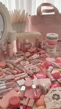 Makeup Collection Goals, Alat Makeup, Girly Makeup, Pink Lifestyle, Ethereal Makeup, Pink Life, Fancy Makeup, Pink Girly Things