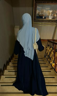 Blue Hijab Aesthetic, Blue Hijabi Outfits, Classic Hijab Outfit, Hijabi Fashion Aesthetic, Hijabi Dark Academia, Blue Hijab Outfit, Hijabi Princess, Islamic Modest Fashion