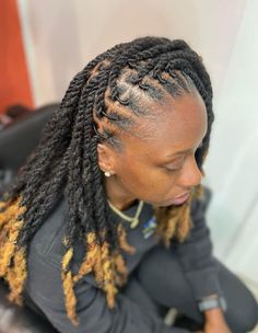 This method used in creating these locs are the interlocking method 👌 the locs very natural with a rough looking texture but smooth to a touch. These locs are also known as bubble.The locs can be added to existing locs to add length or for repairs on broken locs. Each lock is handmade and unique. Colors may slightly different. These locs are 100% human hair please do not be alarmed if you have itching there are some factors such as scalp sensitivity that could cause that not the loc extension. Perm Rods On Locs, Interlocked Locs, Barrel Loc Styles Women, 2 Strand Twist Locs Style, 100 Locs, Interlocking Locs, Long Loc Styles, Mens Dreadlock Styles, Locs Natural