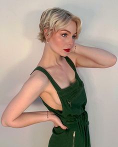 Short Bob Pixie, Women Short Bob, Bob Pixie, Short Haircuts For Women, Pixie Hair, Seductive Clothes, كريستيانو رونالدو, Human Poses, Haircuts For Women