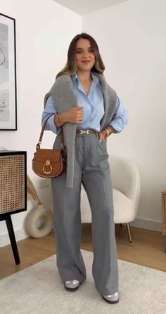 Gray Pants Fall Outfit, Trouser Grey Outfit, Business Casual Outfits For Women Gray Pants, Grey Elegant Outfit, Office Outfit Grey Pants, Gray Pants Work Outfit, Light Grey Work Pants Outfits, Grey Pants Formal Outfit, Dark Gray Pants Outfit Women