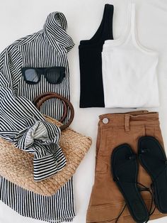 Old Money Summer, Summer Capsule Wardrobe, Clothes And Accessories, Outfit Summer, Looks Style, Mom Style, Spring Summer Outfits, Primavera Estate