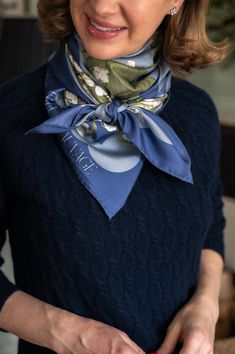 These jeans will make you feel amazing! - STACIE FLINNER Hermes Scarf Outfit, Stacie Flinner, Baby Cam, Scarf Trends, Ageless Style