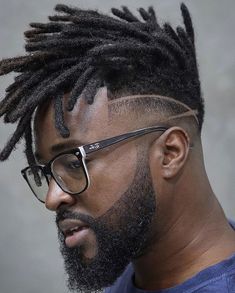 Temp Fade Haircut, Mens Dreadlock Styles, Short Dreadlocks Styles, Dreadlocks Men, Dread Hairstyles For Men, Afro Hairstyles Men, Black Hair Cuts, Dreadlock Hairstyles For Men, Black Men Haircuts