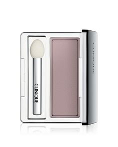 Luscious, long-wearing powder eye shadow delivers rich, buildable color payoff. Dermatologist tested. Ophthalmologist tested. Safe for sensitive eyes and contact lens wearers. Allergy tested. 100% fragrance free. Clinique Eyeshadow, Clinique Smart, Creamy Eyeshadow, Oil Free Makeup, French Roast, Clinique Makeup, Shimmer Eyeshadow, Makeup Services, Sensitive Eyes