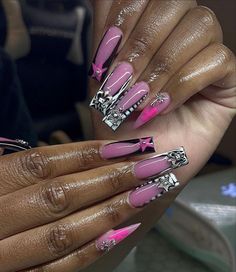 Back To School Nails Medium, Pink Packaging Ideas, Red White And Black Nails, Lipgloss Small Business, Long Nails Glitter, Nail Inspo Back To School, White And Black Nails, Nails Freestyle, Business Packaging Ideas