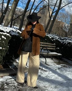 Aspen outfit inspo, winter shearling outfit.