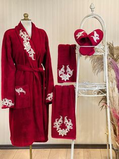 Deva Exclusive Bathrobe - creativehome-designsBathrobes Spa Lounge, Womens Bathrobes, Elegant Dressing, Red Bamboo, Terry Robe, Luxury Robes, Bathroom Spa, Elegant Red, Embroidery Lace