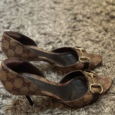 These Heels Are Like New. There’s No Scratches On The Leather. These Are A 71/2 But I’m A 71/2 With A Narrow Foot And They Were A Little Too Big For Me. I Believe It Fits A 71/2 With A Wider Foot Or A Size 8. Gucci Heels, Shoes Vintage, Gucci Shoes, Vintage Shoes, Vintage Leather, Shoes Women Heels, Shoes Heels, Like New, Size 7