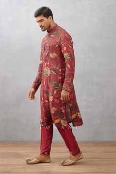 Shop for Torani Red Cotton Silk Sanobar Ashfaq Printed Kurta Set for Men Online at Aza Fashions Wedding Mehendi, Kurta Set For Men, Garnet Red, Kurta Set, Red Garnet, Cotton Silk, Aza Fashion, Fabric Cotton, Sleeve Type