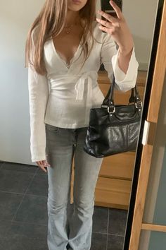 Outfit Inspo Stockholm, Scandi Fashion, Stockholm Fashion, Mini Short, Pantalon Large, Casual Dinner Outfit, Mom Outfits, Fall Winter Outfits, Classy Outfits