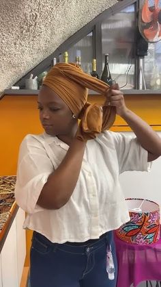 Head Wraps With Braids, Head Scarf Tying Tutorial, How To Wrap A Headscarf, How To Tie A Head Wrap, How To Wrap Hair In Scarf, Black Women Head Wraps, Headwrap Hairstyles Tutorials, Hair Wrap Tutorial, African Head Wraps Tutorial