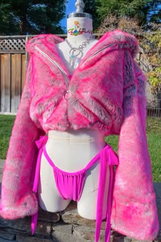 The perfect cropped coat to throw over a bikini this summer when you leave the beach and go straight to the club. Flip it inside out and you have 2 unique looks in one. The Spvce Island South Beach fur coat is completely reversible with a big cozy hood. Made with the softest short haired faux fur and fully lined with h Striper Outfits, Punk Style Outfits, Rave Babe, Unique Looks, Cropped Coat, Fun Clothes, Oc Inspo, Rave Fashion, Clothing Pieces