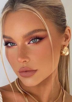 Classy Makeup, Prom Eye Makeup, Gorgeous Birthday, Birthday Hairstyles, Formal Makeup, Eye Makeup Pictures, Fancy Makeup